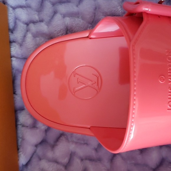 Louis Vuitton Sunbath Coral Rubber Canvas Mule - Picture 8 of 16